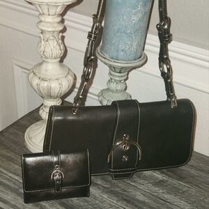 Coach vintage shoulder bag with wallet